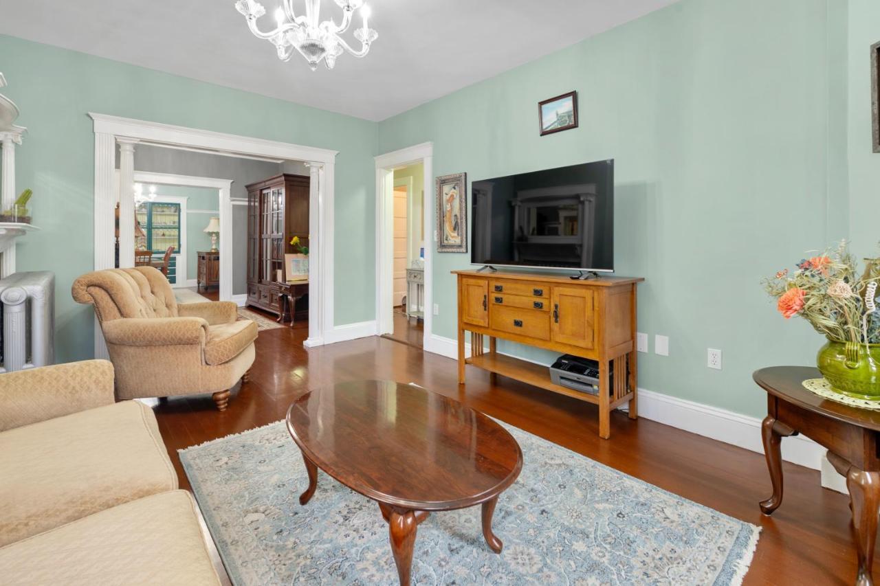 Bright & Spacious 2Br Apartment, Mins From Downtown Boston, Parking Bagian luar foto