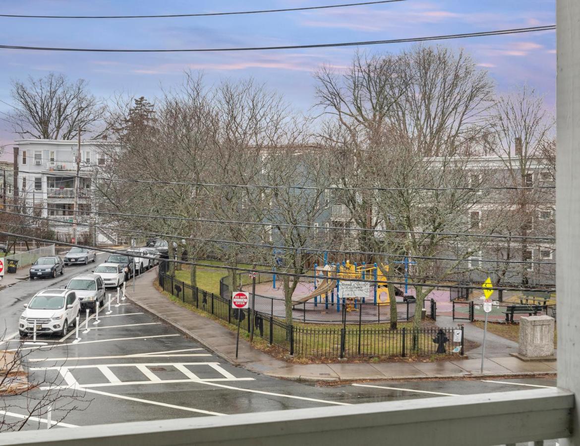 Bright & Spacious 2Br Apartment, Mins From Downtown Boston, Parking Bagian luar foto