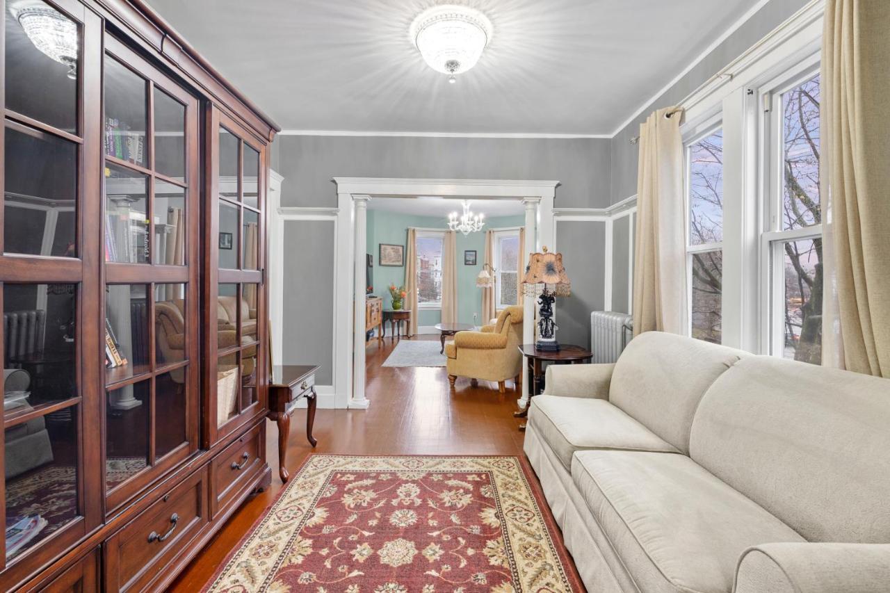 Bright & Spacious 2Br Apartment, Mins From Downtown Boston, Parking Bagian luar foto